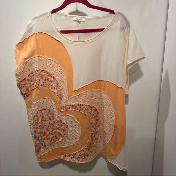 Oli & Hali Tops - Oli & Hali Boutique Short Sleeve Top with Cream/Orange Accents - oversized fit